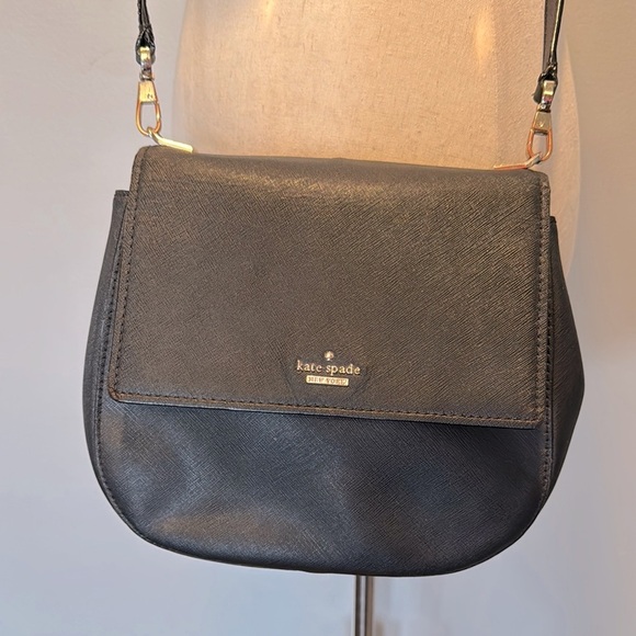 kate spade Handbags - Kate Spade Black Crossbody Bag EUC